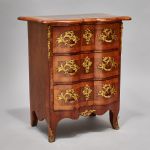 939 9381 CHEST OF DRAWERS